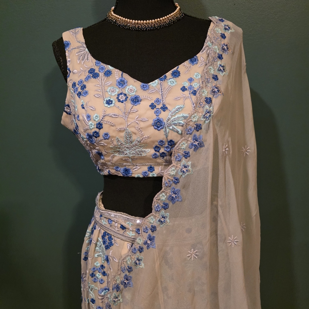 Ethnic Indian Wear Blue and Cream Wedding Dress Lehenga - Picture 13 of 14